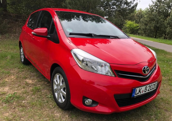 Toyota Yaris cena 26999 przebieg: 139000, rok produkcji 2012 z Sławków małe 781